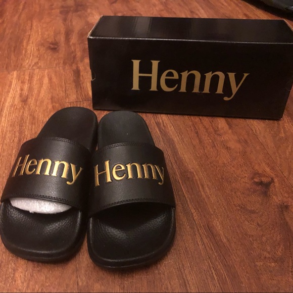 henny flip flops